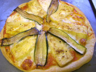 Tofu and courgette pizza